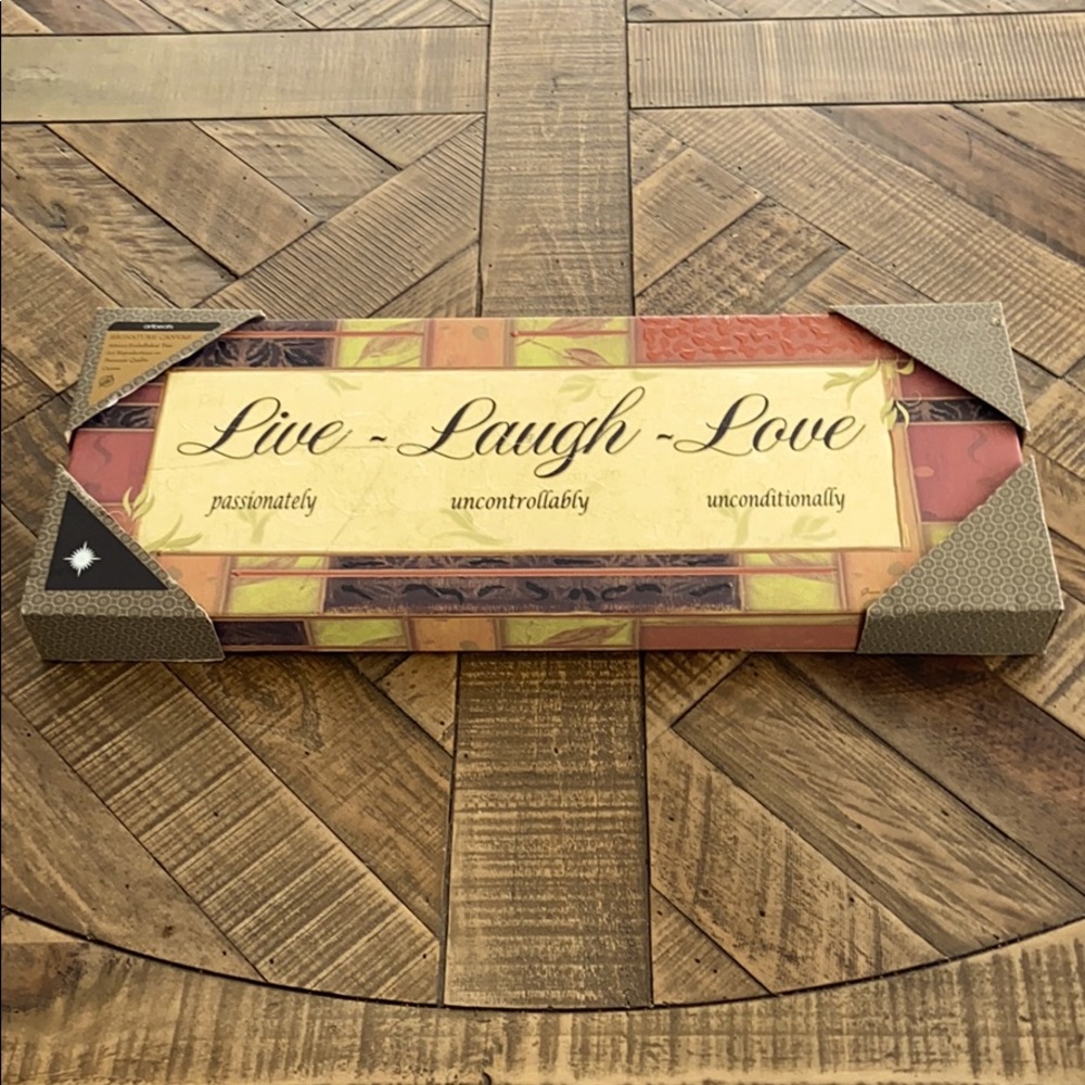 NWT LIVE/LAUGH/LOVE Wall art